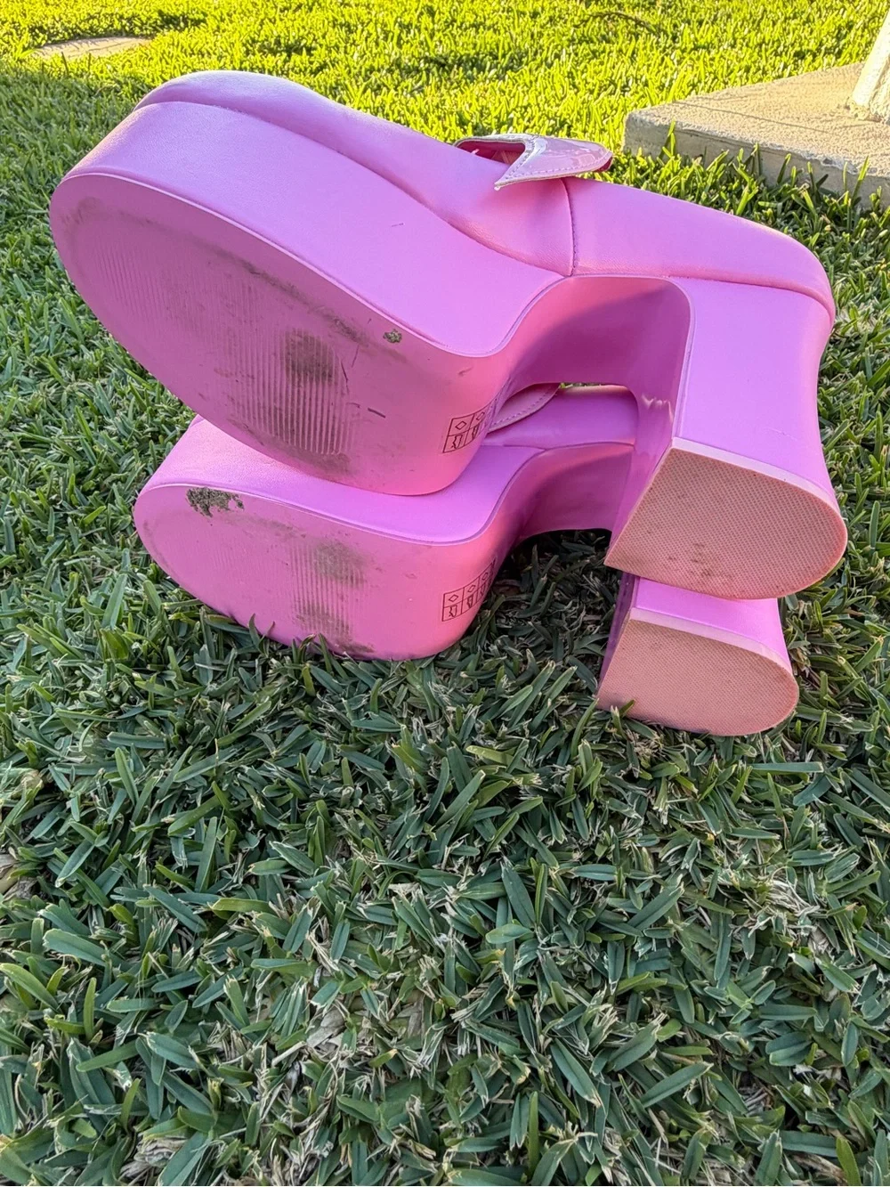 Monster High X YRU Draculaura Pink Deelite Heels Size 11